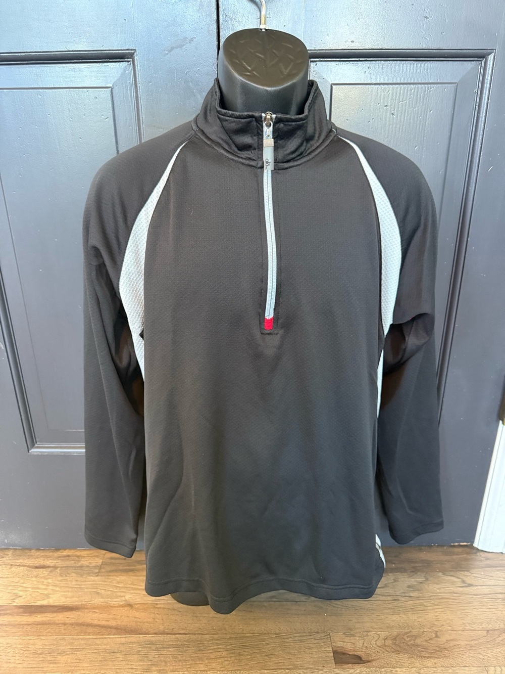 Alo Men’s Cool-fit Quarter Zip Up Black Shirt. Size Large